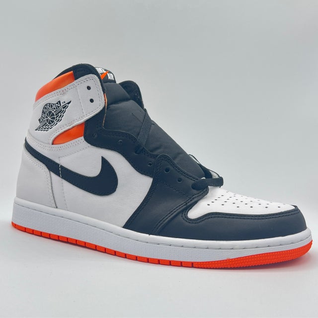 Sneakers | 15435 N Scottsdale Road Suite 110 Scottsdale, AZ 85054