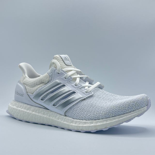 Sneakers | 15435 N Scottsdale Road Suite 110 Scottsdale, AZ 85054